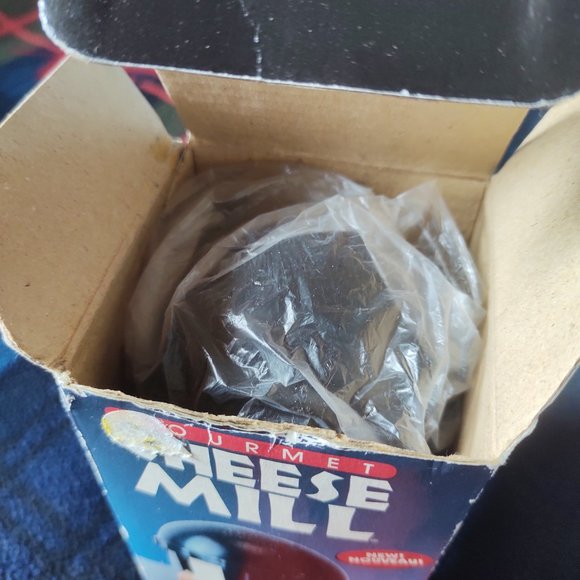 🌸 3 for $20 🌸 Gourmet Cheese Mill - Picture 6 of 8